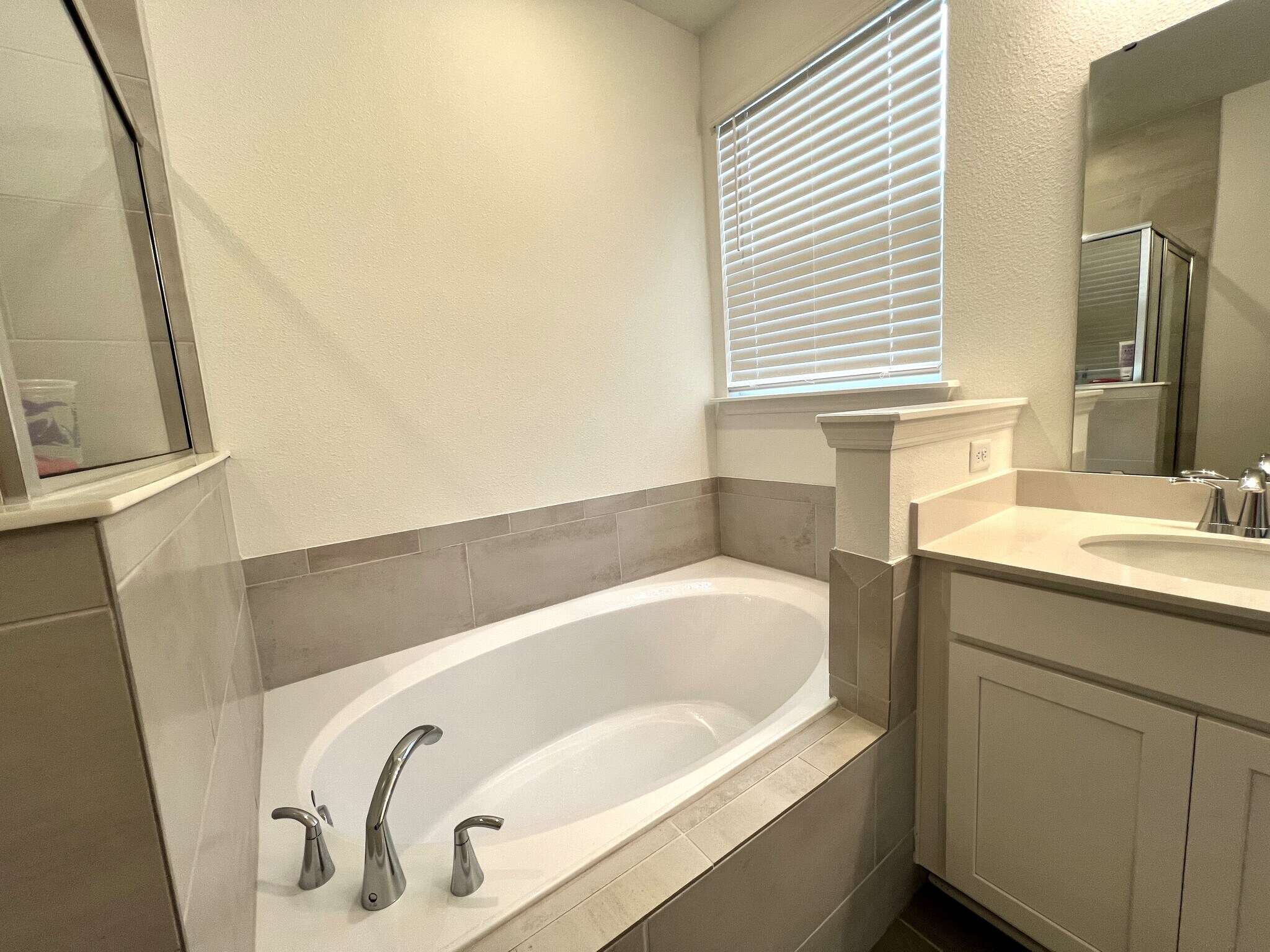 Master Bath - 15542 Whispering Fir Dr