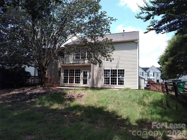 Building Photo - 4018 Manor House Dr