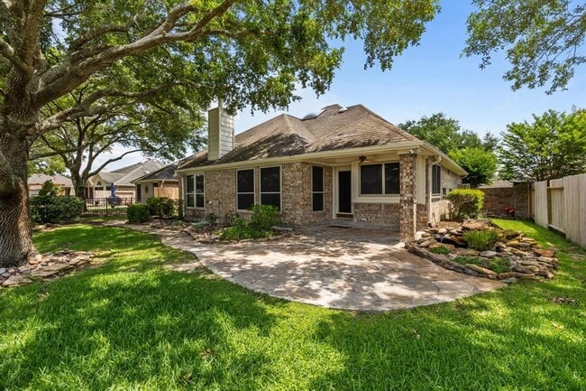 Building Photo - 2723 Shelby Dr