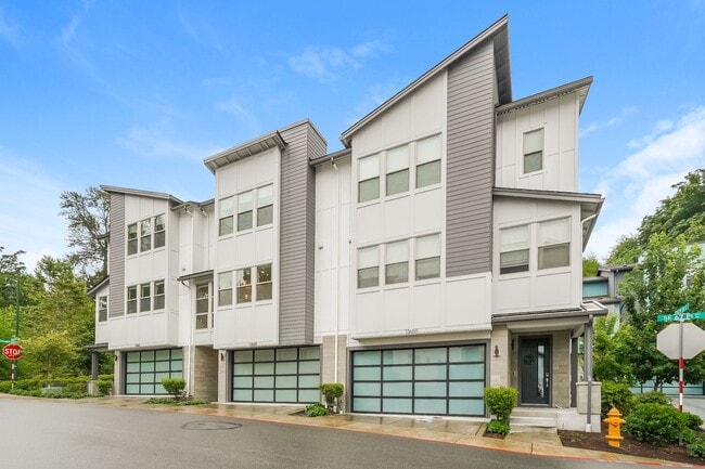 Building Photo - 13665 SE 67th Pl.