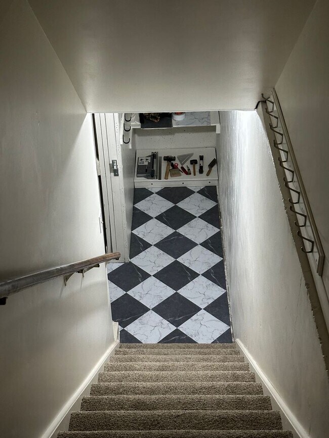 Building Photo - Single Family Home Close to SUU and Cedar High School