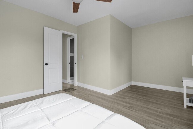 Building Photo - 570 Southwood Ave