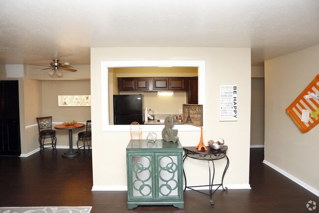 Building Photo - 5130 Southgreen Dr