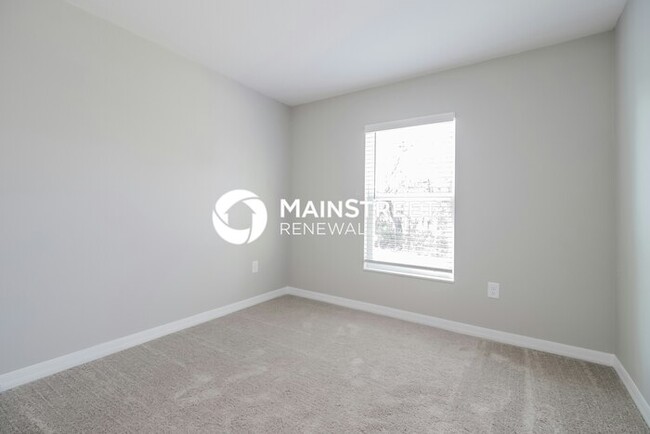 Building Photo - 127 Tulip Ln