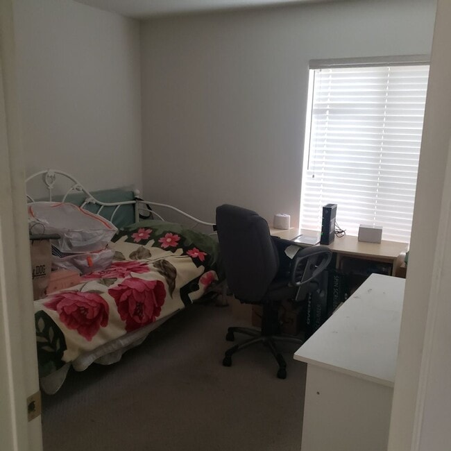 Building Photo - (Mission Grove) 5 BEDROOM, 1 bedroom downstairs! HOUSE!