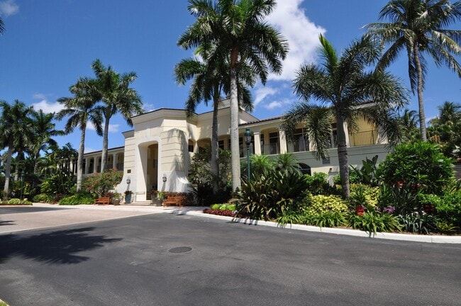 Building Photo - 5747 Paddington Way