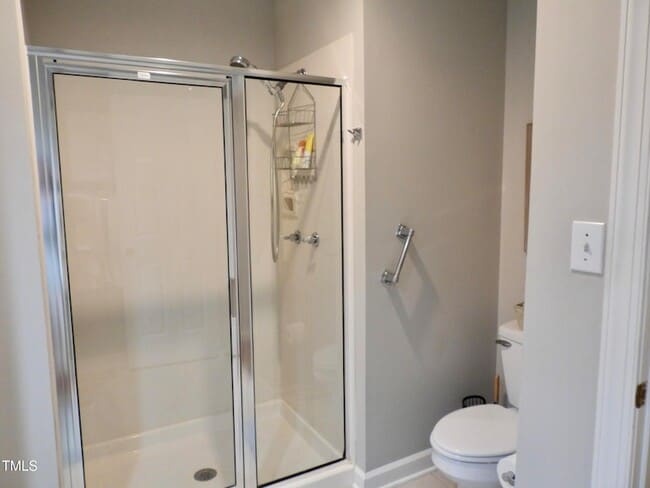 Building Photo - 531 Weathersfield