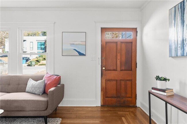 Building Photo - 845 Ormewood Terrace SE