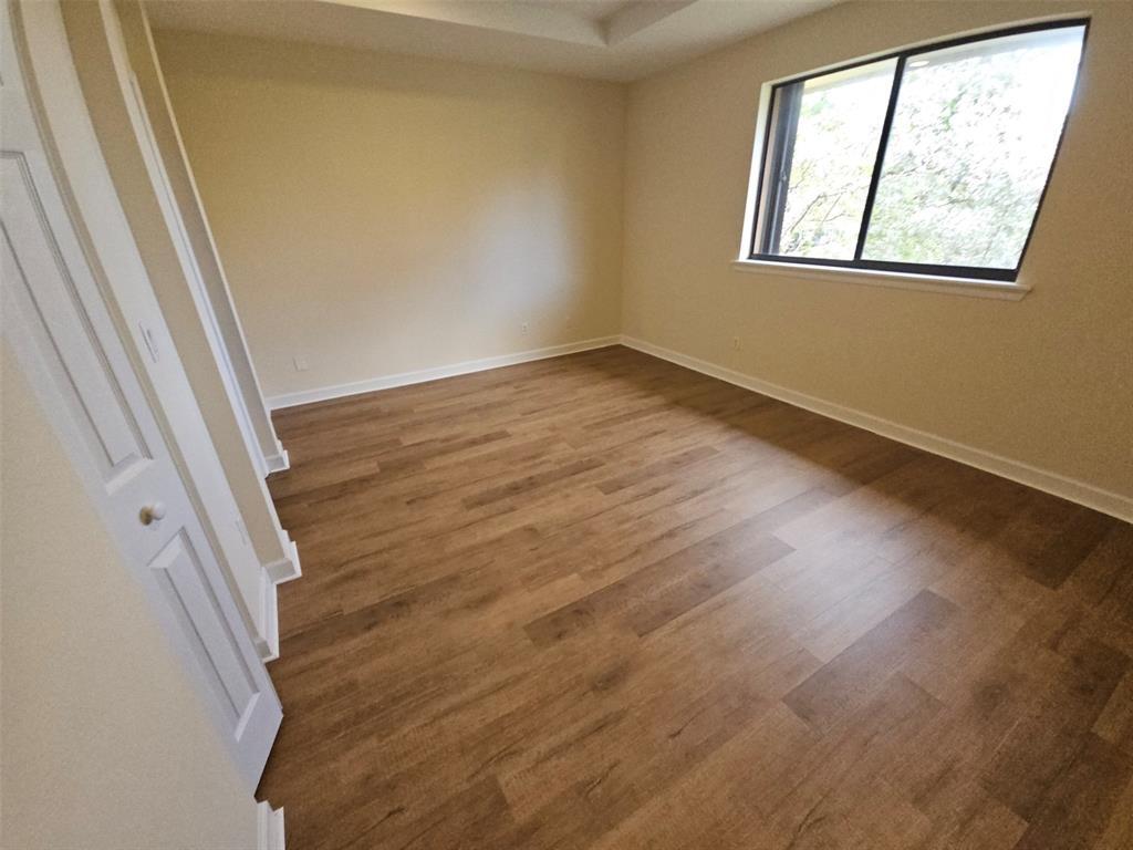 Building Photo - 6185 Laurel Ln