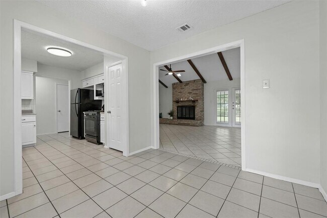 Building Photo - 1010 Red Cliff Dr