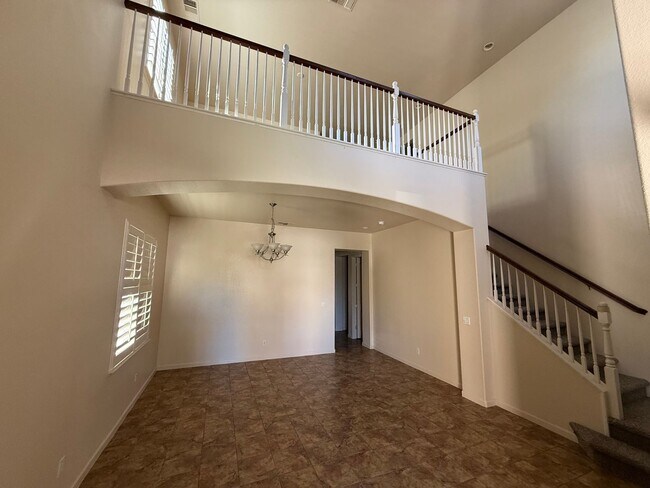 Building Photo - 1487 Highland Dr