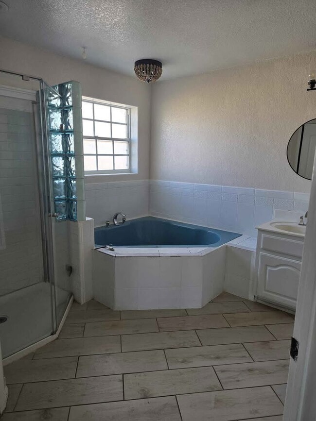 Building Photo - Avenue A Ranch