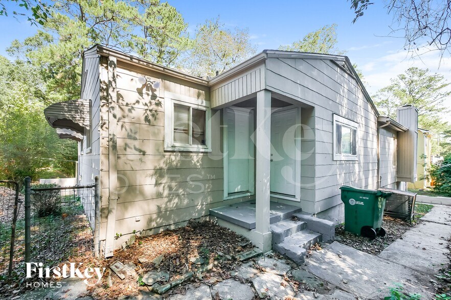 Building Photo - 2158 Beecher Cir SW