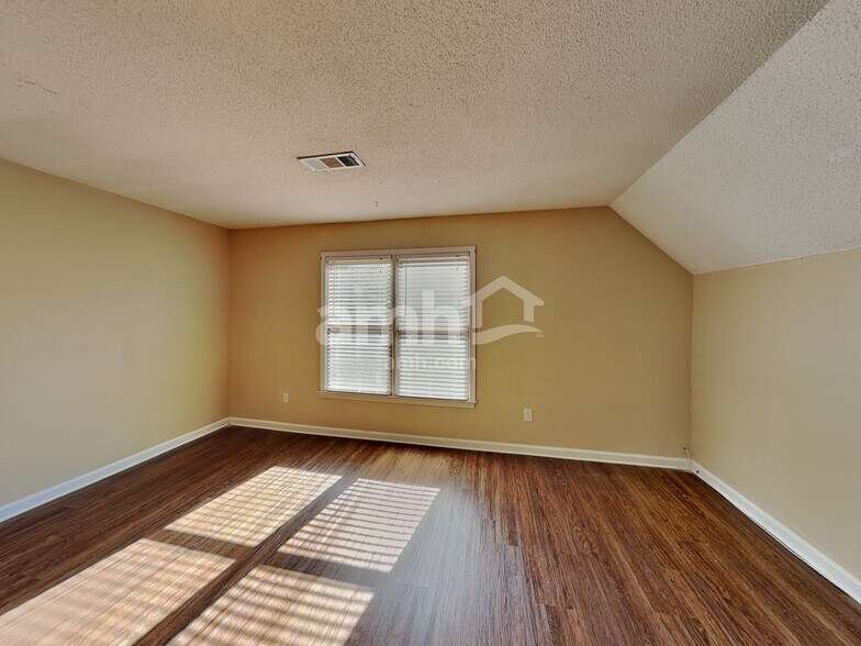 Building Photo - 1501 Jade Cove Dr