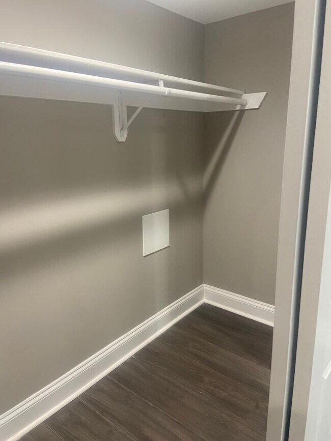 Building Photo - 2122 Druid Hill Avenue Unit 1