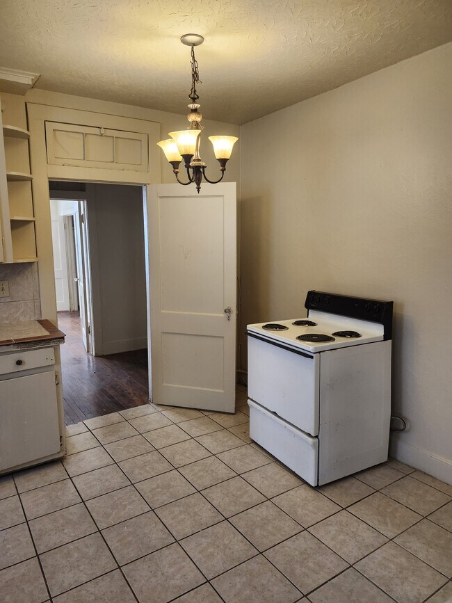 Building Photo - 327 S Capitol Pkwy