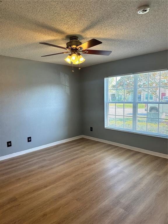 Building Photo - 153 Walnut Crest Run