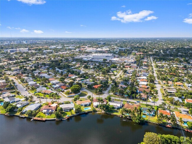 Building Photo - 317 N 31st Ave