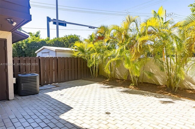 Building Photo - 7028 SW 106th Pl