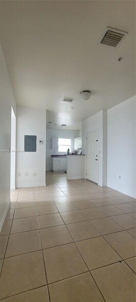 Building Photo - 33 E 20th St