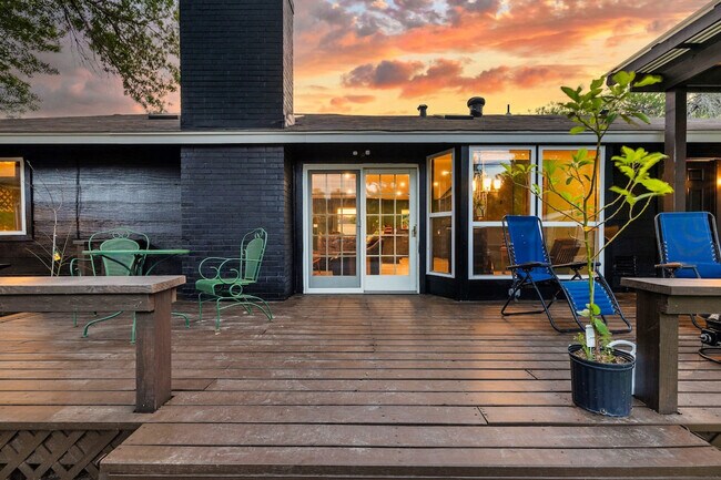 Building Photo - 4807 Carsonhill Dr