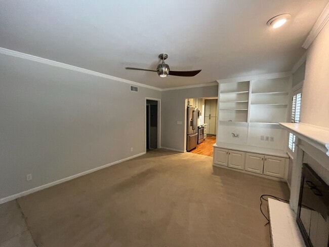 Building Photo - Beautiful 4 Bedroom with 4 Baths