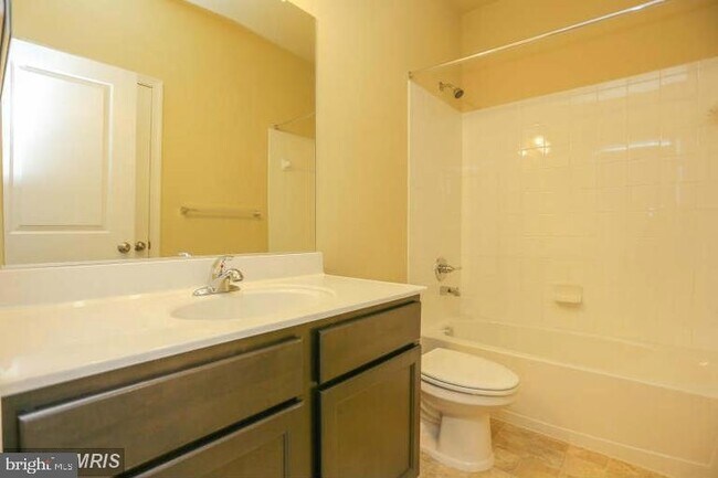 Building Photo - 262 Short Branch Rd