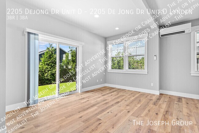 Building Photo - 2205 DeJong Dr