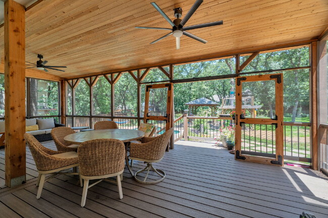 Building Photo - "Discover Your Dream Home: Spacious 4-Bedr...