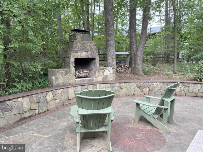 Building Photo - 1665 Cedar Hollow Way