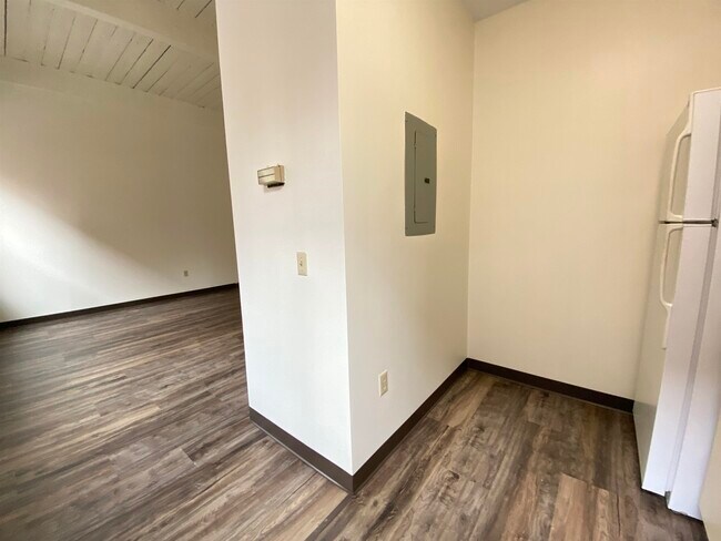 Building Photo - 30 Hanover St