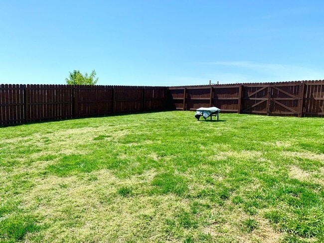 Building Photo - 200 Buckshot Dr