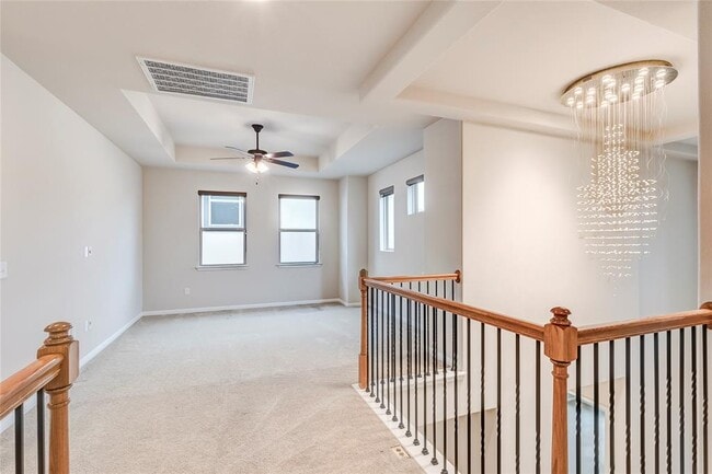 Building Photo - 2916 Zelma Dr