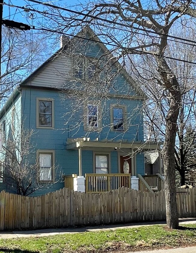 Primary Photo - 3290 W 17th St