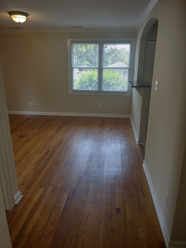 Building Photo - 2 Bedroom 1 Bath Condo in the Cottages of ...