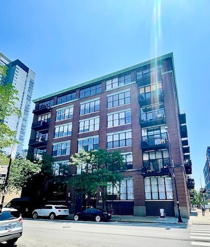 Primary Photo - 817 W Washington Blvd