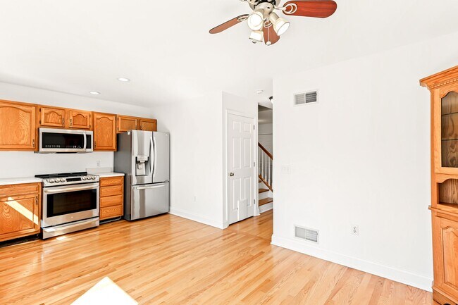 Building Photo - 808 Yorkview Dr