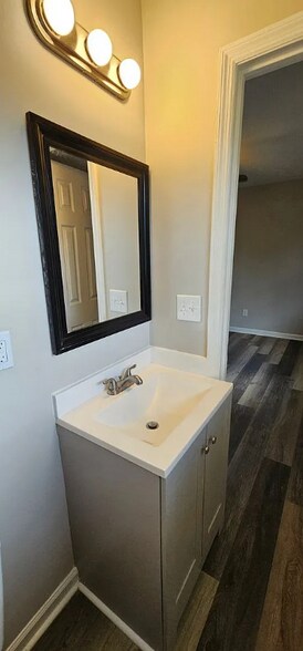 Building Photo - 620 Kristen Cir