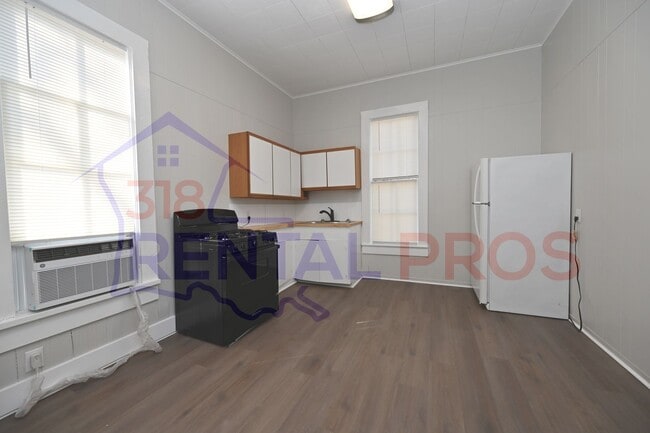 Building Photo - 608/610 S Bonner St