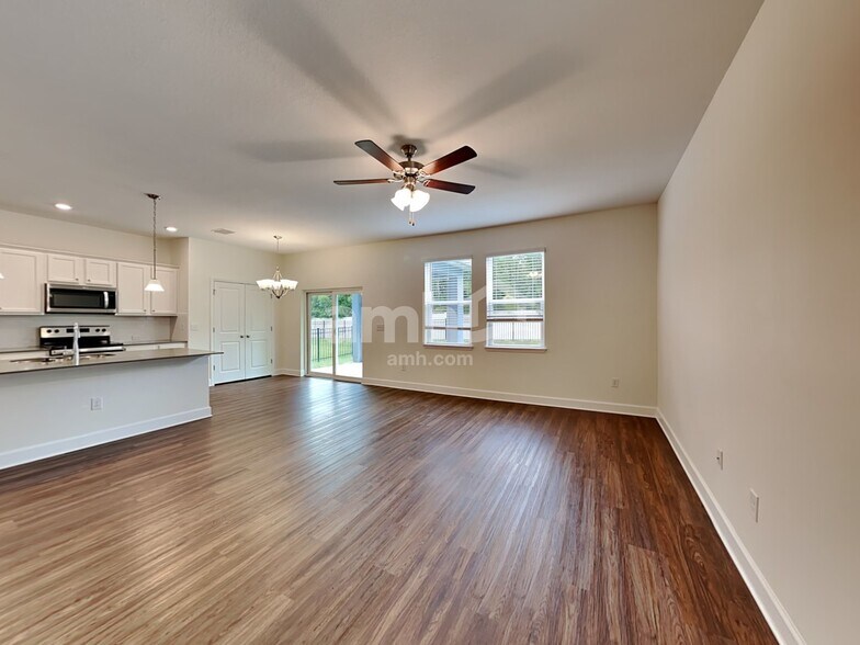 Building Photo - 29574 Cedar Waxwing Dr