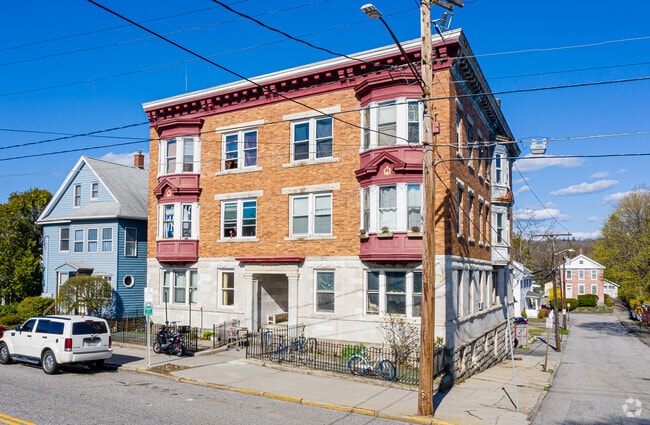 Building Photo - 236 Main St