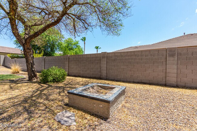 Building Photo - 7453 N 85th Dr