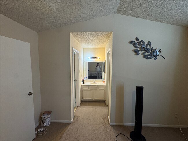 Building Photo - 12300 Brookglade Cir