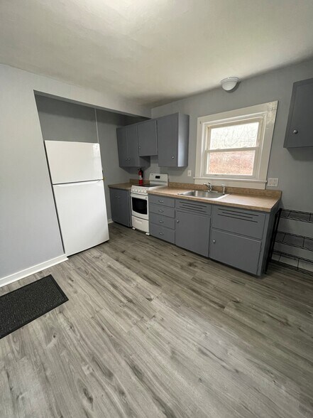 Building Photo - 651 Seven Bridge Rd