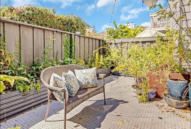 Building Photo - 1757 30th Ave