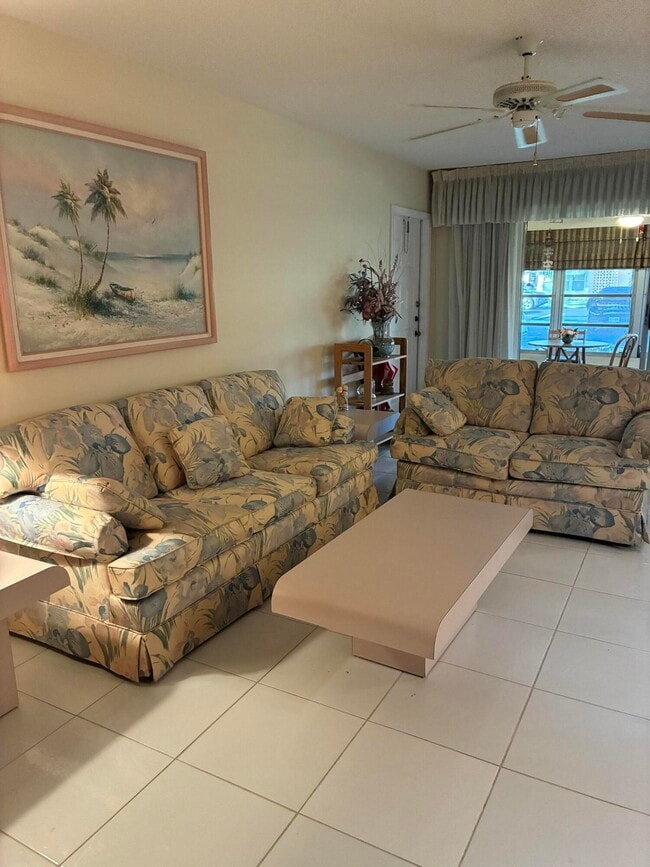 Building Photo - 4540 NW 3rd Ct