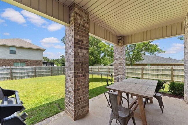 Building Photo - 6346 Blueberry court
