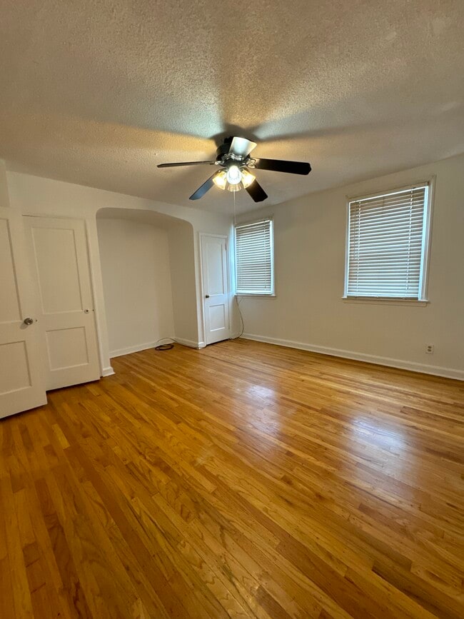 Master bedroom 4 - 205 W Colonial St