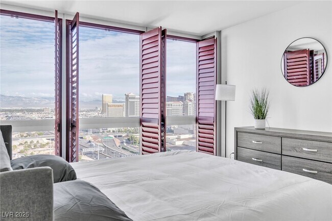 Building Photo - 4471 Dean Martin Dr