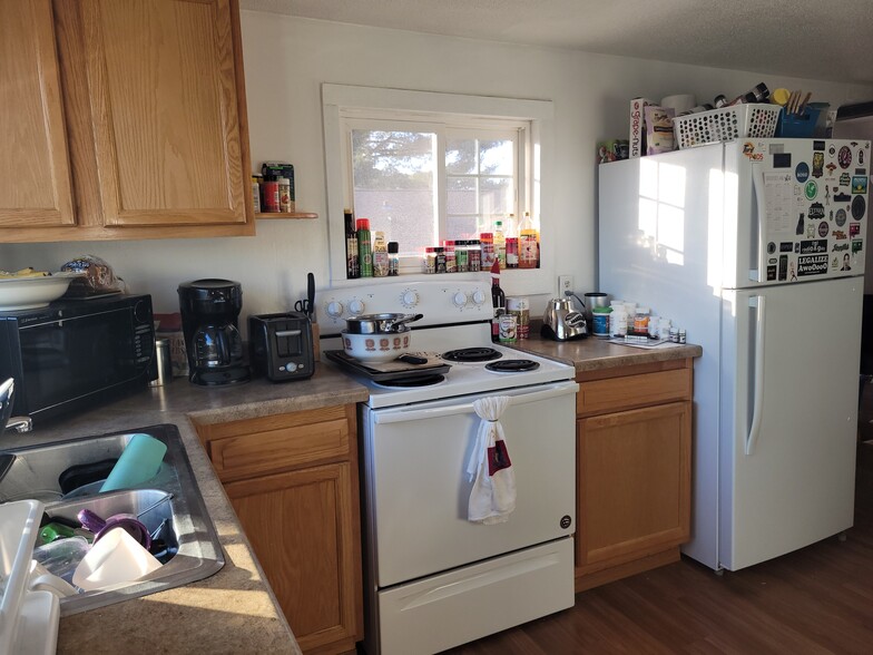Primary Photo - 936 Jackson St